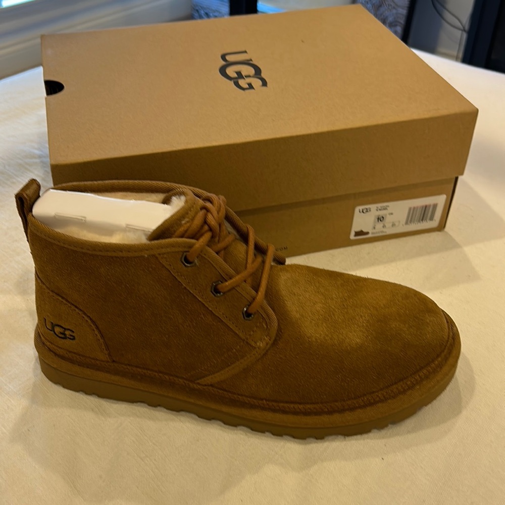 UGG Neumel Lace up boots size 10